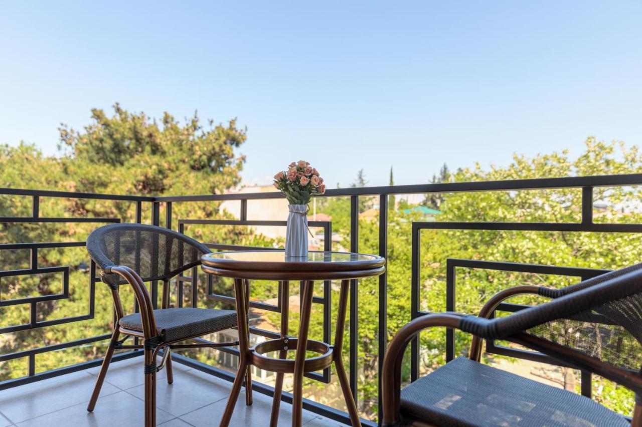 Vinum Hotel Тбилиси Екстериор снимка