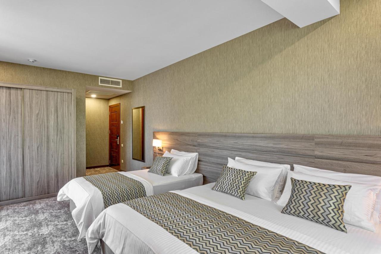 Vinum Hotel Тбилиси Екстериор снимка
