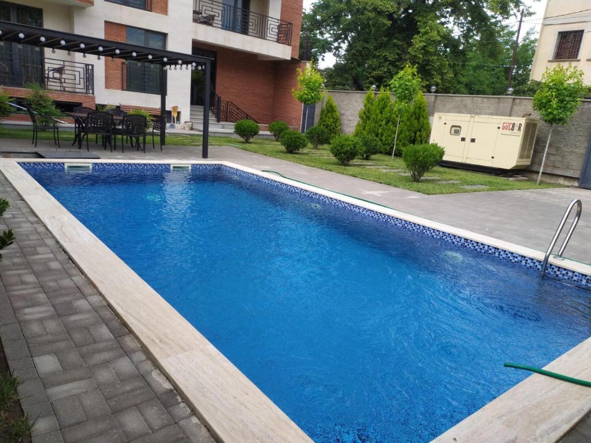 Vinum Hotel Тбилиси Екстериор снимка