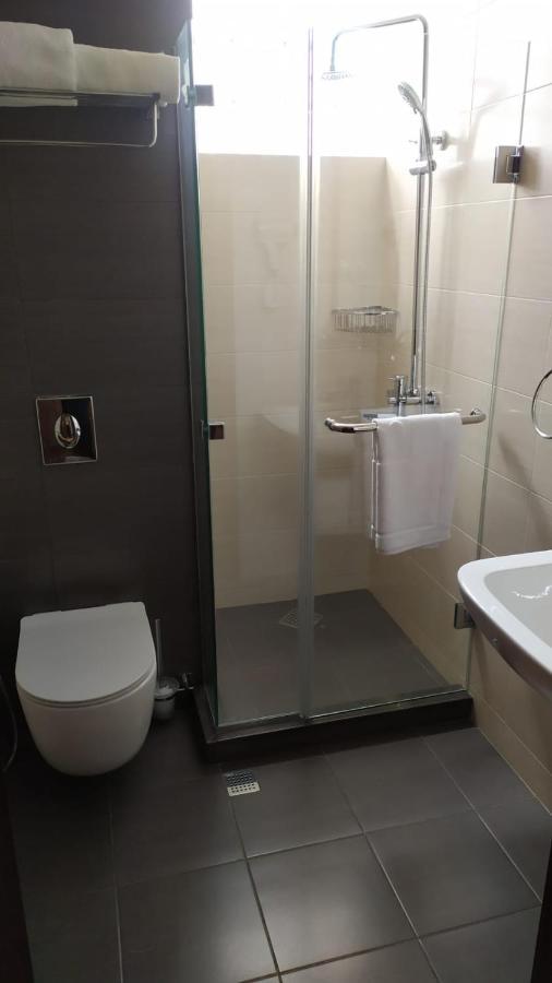 Vinum Hotel Тбилиси Екстериор снимка